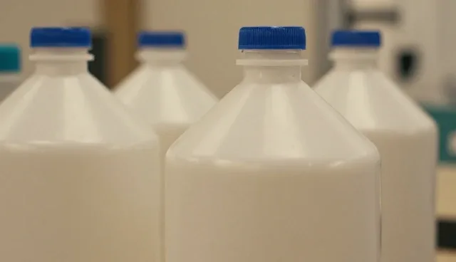 精细化学品生产中涵盖来料的两种做法比较及取舍